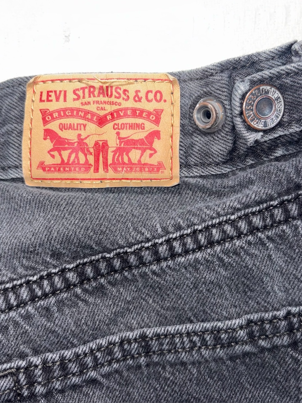 Levis Womens Cinch Baggy High Rise Wide Leg Jeans Size 24 Charcoal Black - Picture 7 of 11